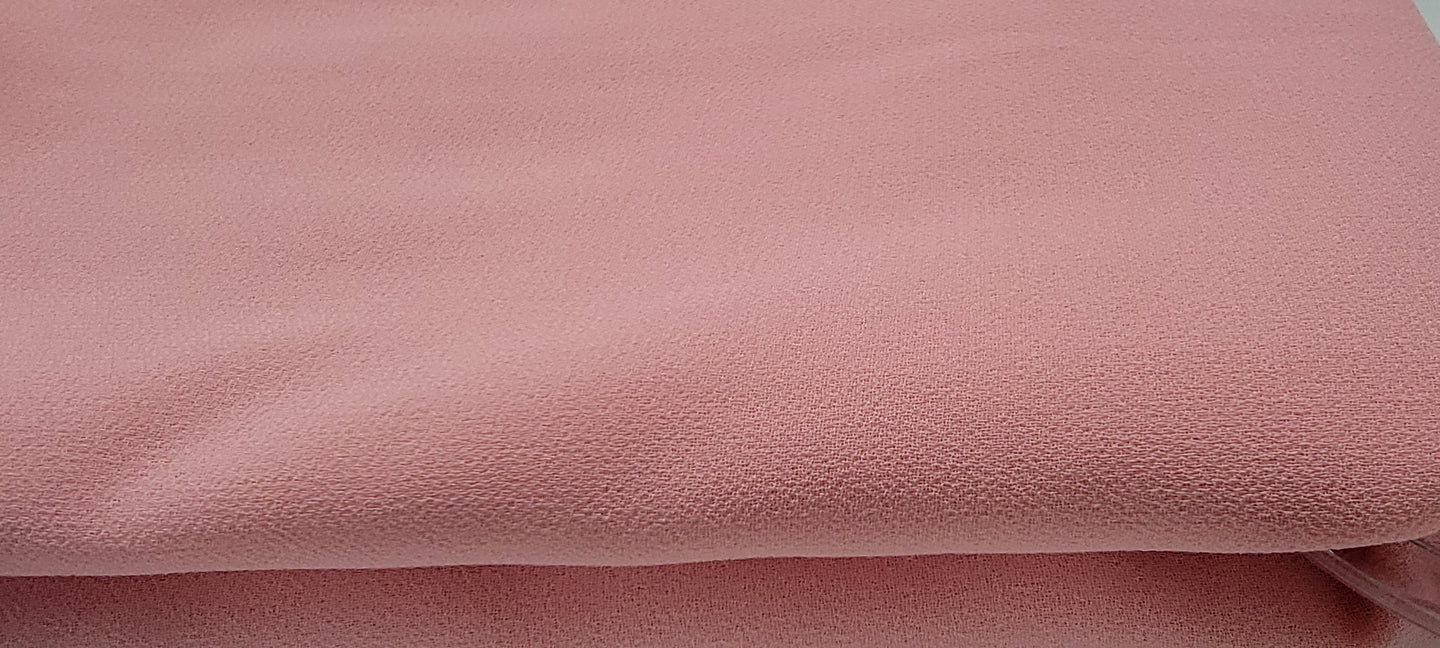 Your wrinkle-free best friend, our chiffon hijabs are easy to wear and easy to care for. These chiffon hijabs are a versatile staple that can be worn with any casual, professional, or elegant outfit.